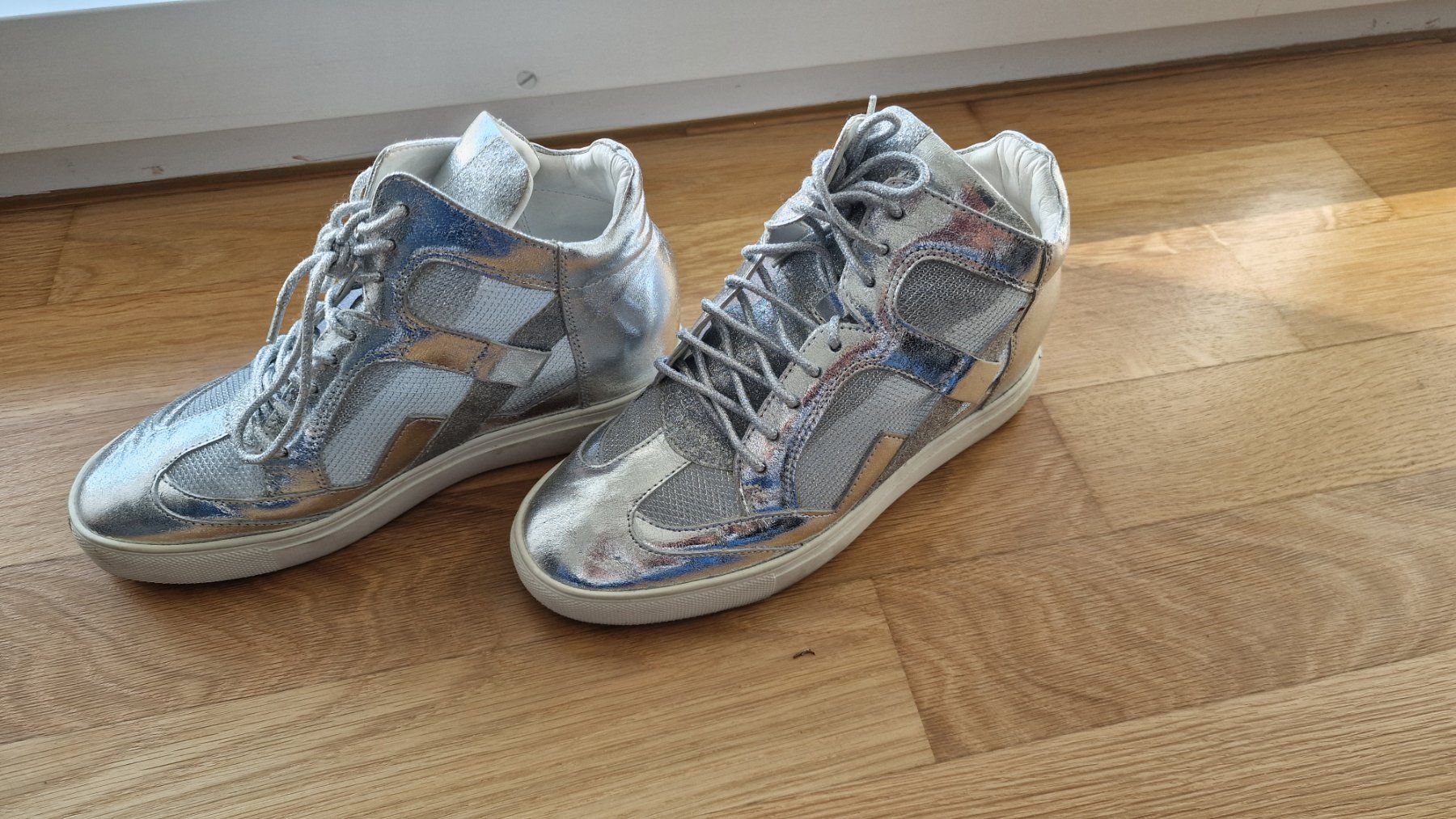 Scarpe da donna: Mädchen/Damen-Wedgeschuhe – Usato da Zug venduto da DanielHirsbrunner