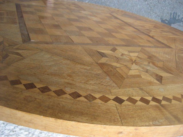 Tavoli: Rundtisch mit Schachbrettmuster Intarsien Holz – Usato da Winterthur venduto da pf02 5