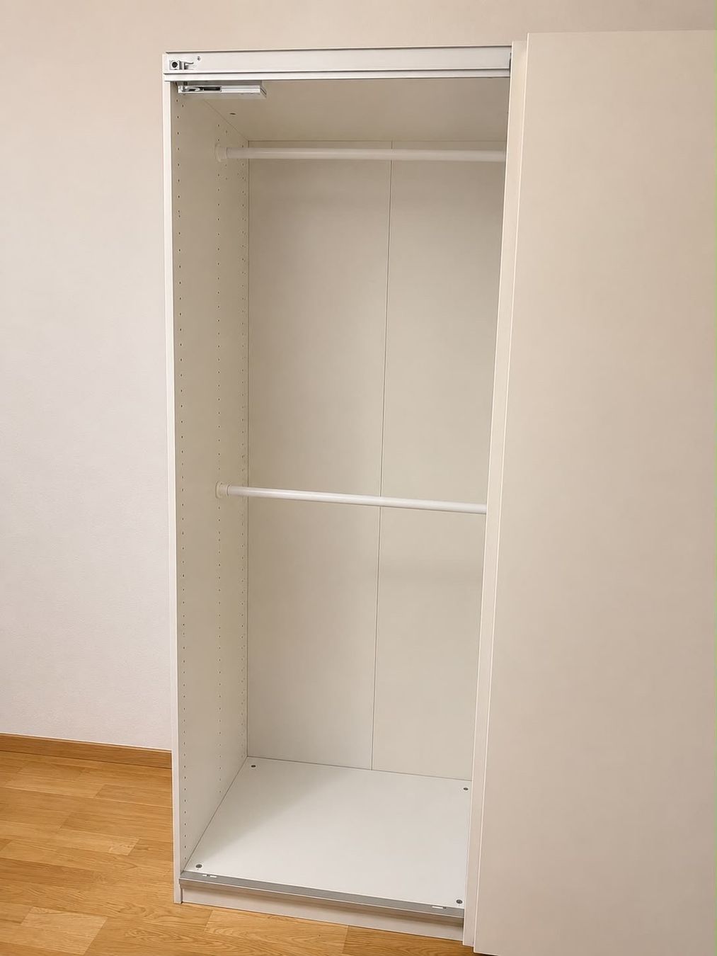 Armadi: IKEA PAX Wardrobe in Excellent Condition – Usato da Zürich venduto da kea_5t5x 1