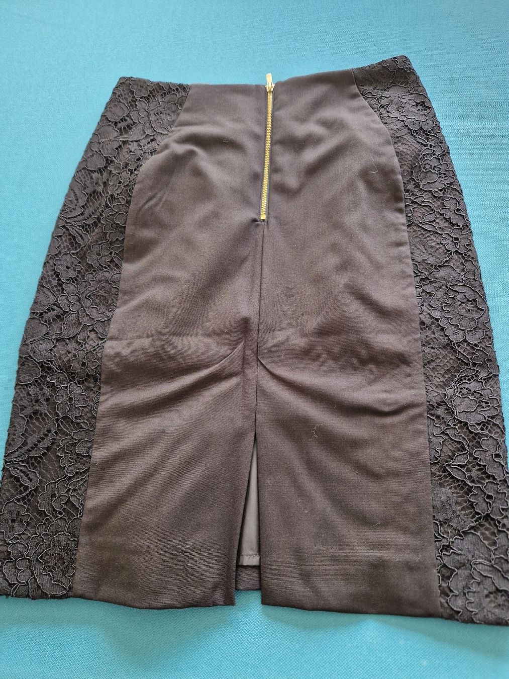 H&M Röcke: Damenjupe schwarz Grösse 36 – Gebraucht aus Bühler von Bluana 1