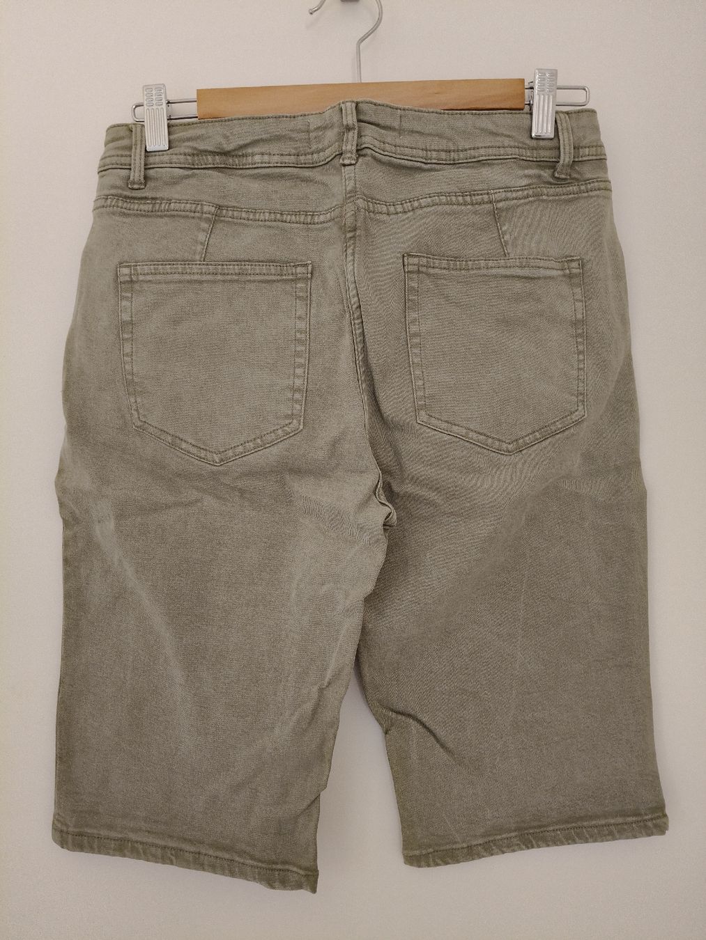 Next Pantaloni: Next Short d'été kaki, Taille 38 – Usato da Petit-Lancy venduto da Elissouche 1