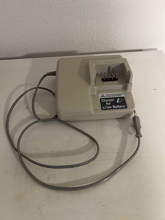 Flyer Chargeurs: Flyer Ladegerät 26Volt – D'occasion à Derendingen par AABB