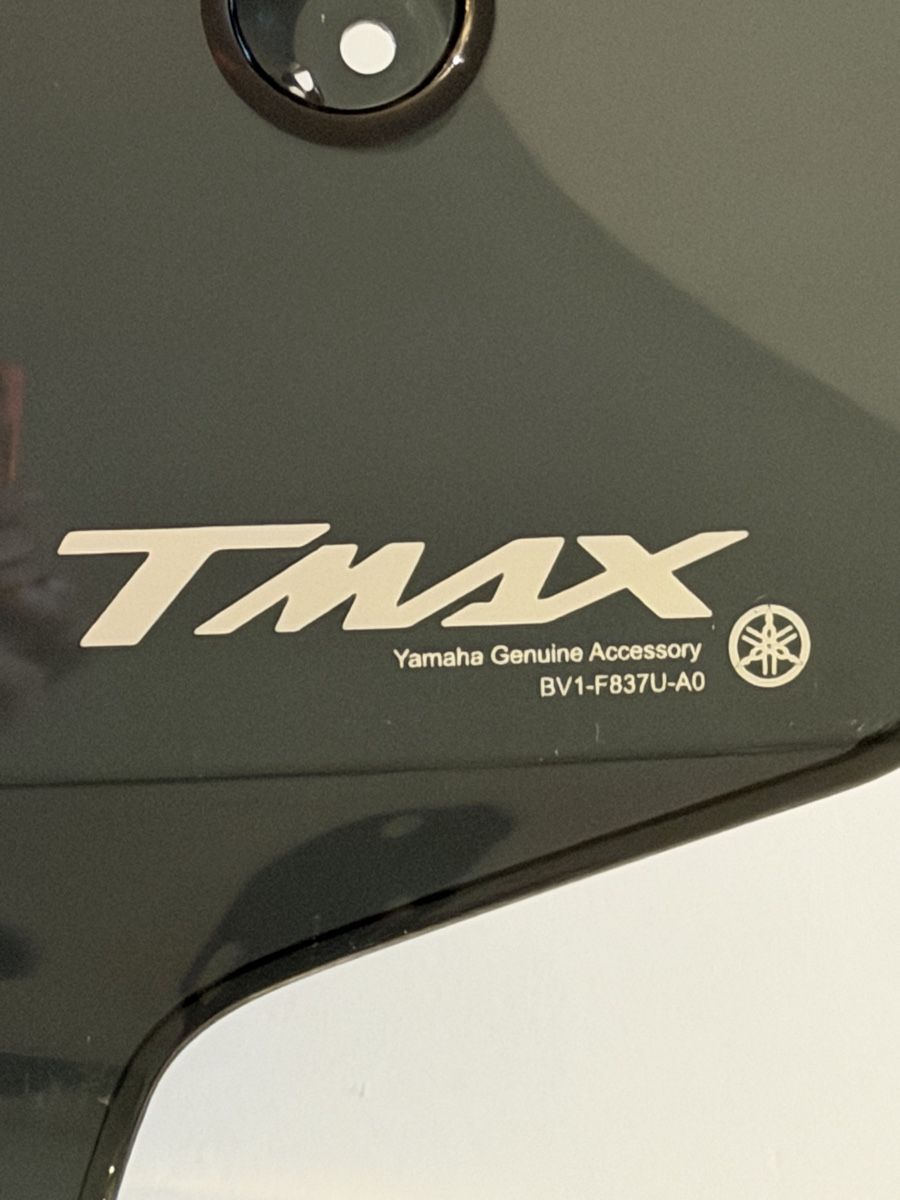 Yamaha Toutes les pièces pour scooter: Pare-brise bulle Tmax 560 Techmax 2021 – D'occasion à duillier par mitch46 2