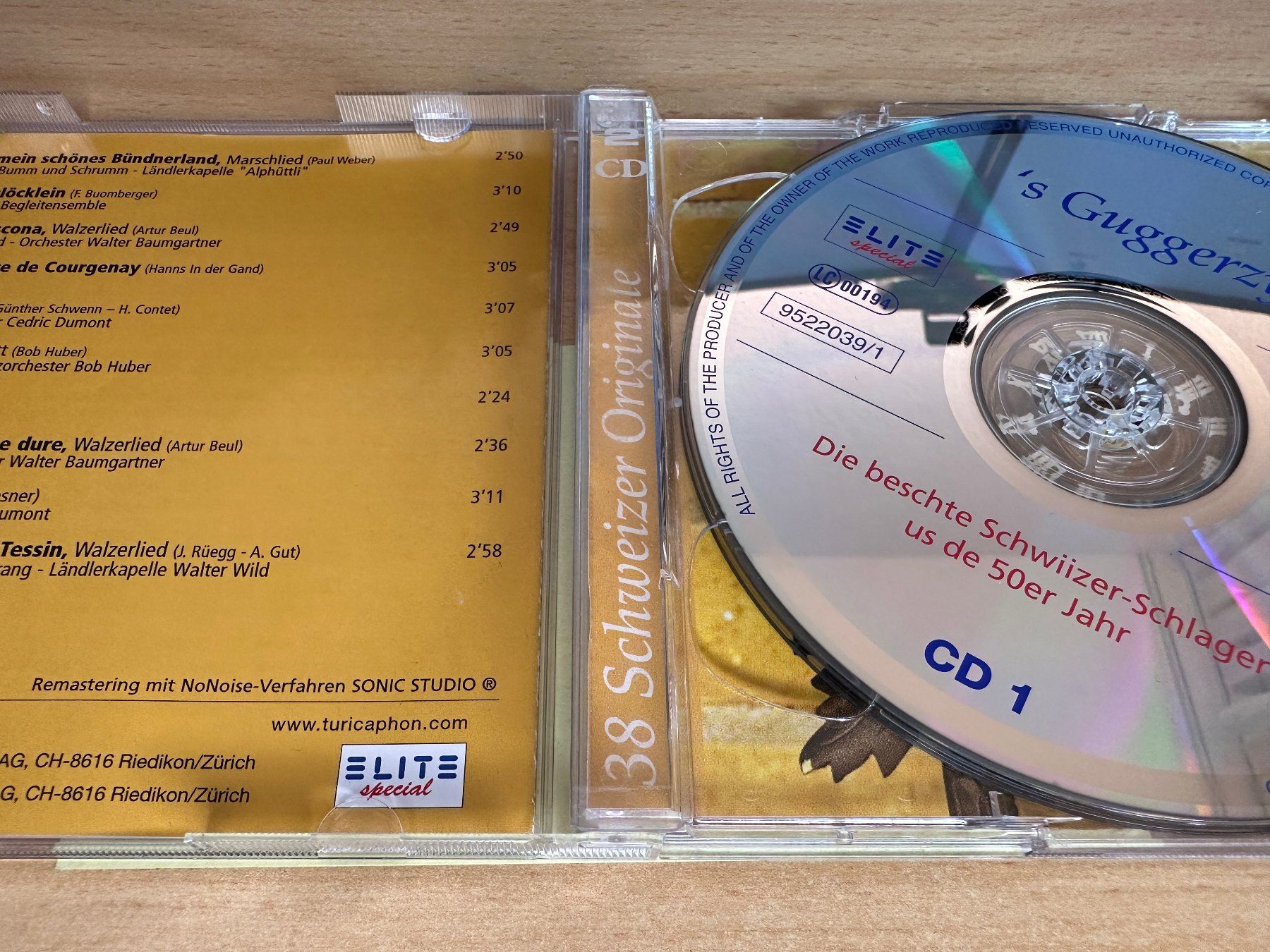 CD: Various – 's Guggerzytli - 2 CD – Usato da Rikon im Tösstal venduto da Alpenmutz 2