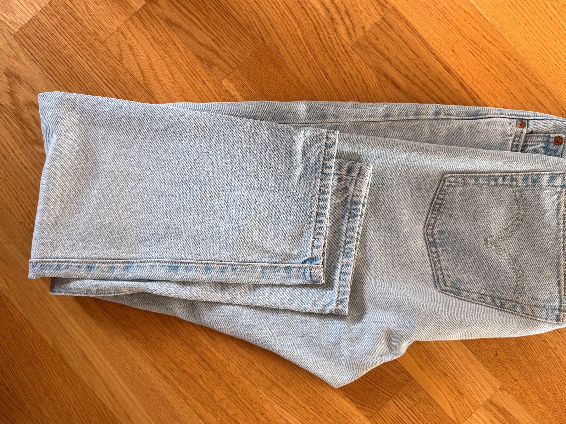 Levi's Jeans: Levis – Gebraucht aus Neuchâtel von fan_l6yy 1