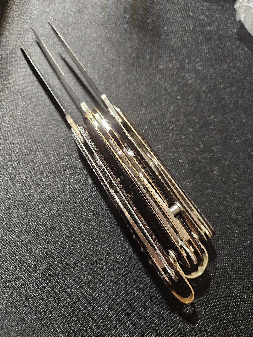 Couteaux de poche: 3 Taschenmesser – Défectueux à Bern par Respirit 6