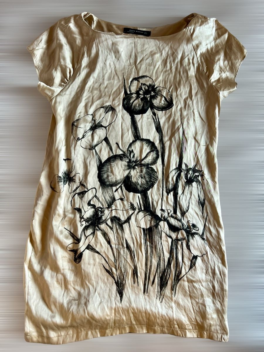 Zara Vestiti: Robe Zara T.L beige à fleurs, soyeuse élégante – Usato da Lausanne venduto da Stephaniesdressing 1