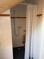 Duschvorhang mit Stange
