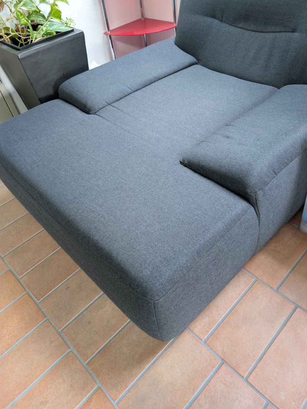 Sofas: Loungesessel Grey used – Gebraucht aus Oberhasli von awaisgman 4