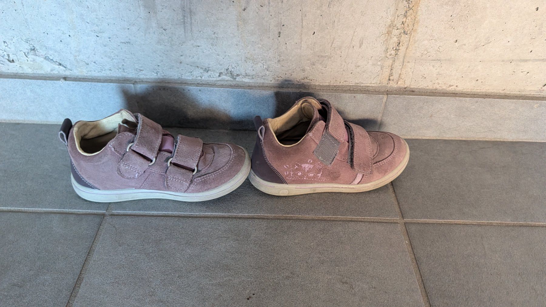 Chaussures filles: Kinderschuhe Grösse 27 – D'occasion à Kirchdorf AG par Reto2005 1