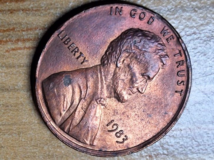 Tutti le monete: USA - 1 Cent 1983 - Abart, dezentriert! – Usato da Münchenstein venduto da purbach1 9