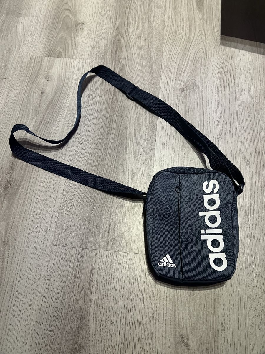 Adidas Borse: Umhängetasche Adidas – Usato da Ettingen venduto da Niclu75