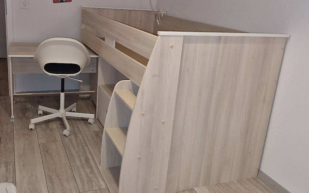 Lits: chambre complète - très bon état – D'occasion à Les Geneveys-sur-Coffrane par elk_5plw 1
