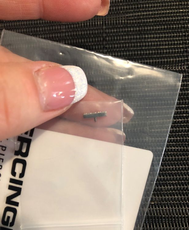 Titan Piercing Aufsatz Schraubverschluss 0,9mm - Lilie Design In Roségold