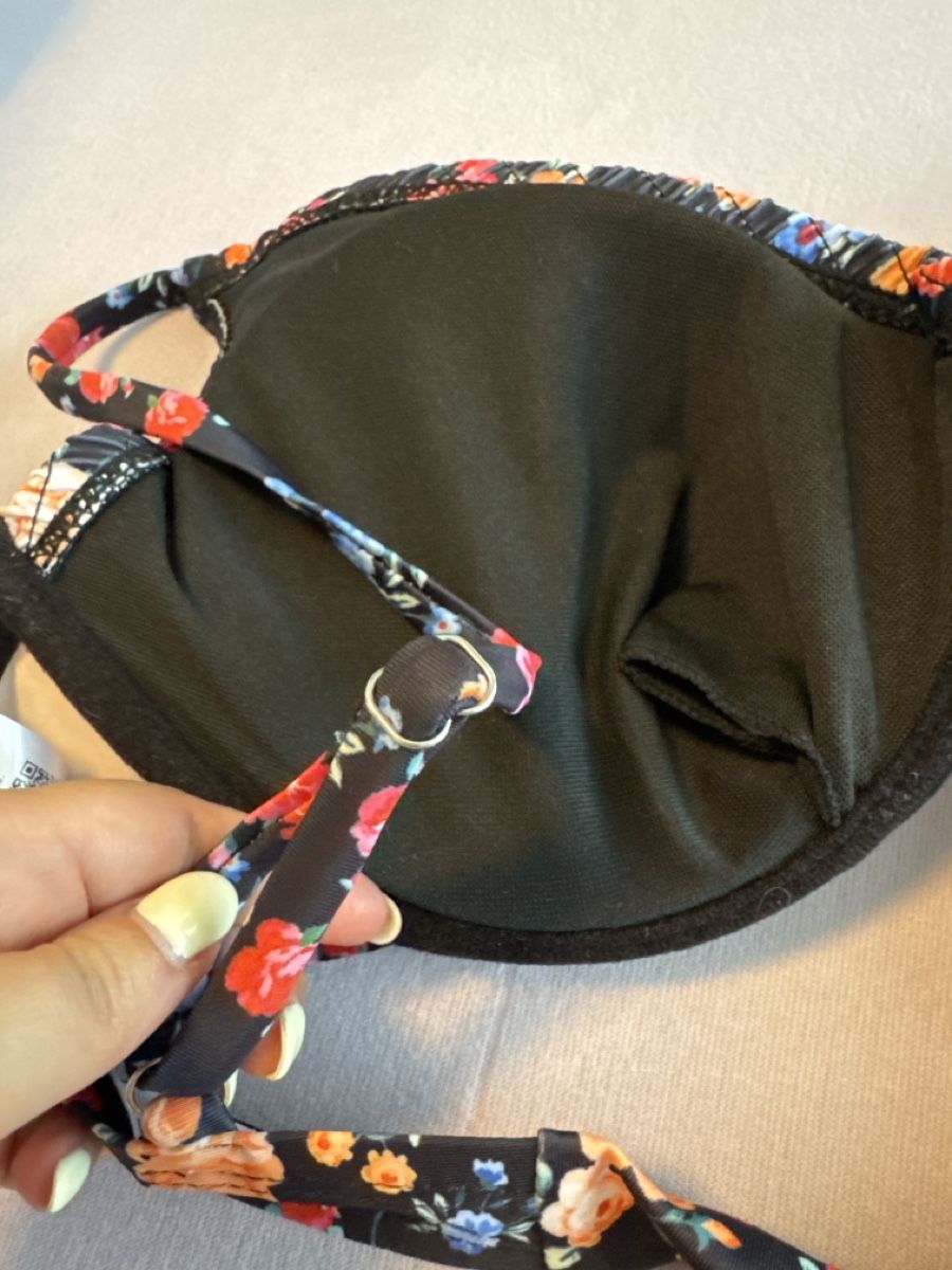 Costumi da bagno & Bikini: Bikini Oberteil Blumenprint, Grösse XL, neu – Nuovo (secondo la descrizione) da Thun venduto da Vans_98 2