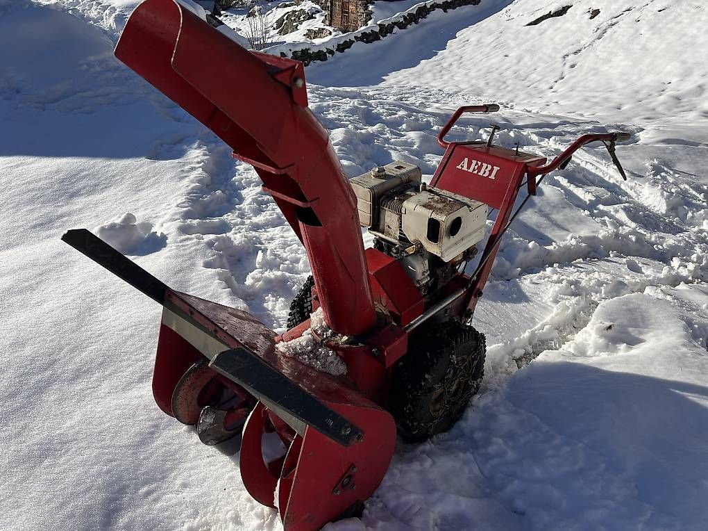 Alle Maschinen: Schneefräse Aebi – Gebraucht aus Schattdorf von -1291-