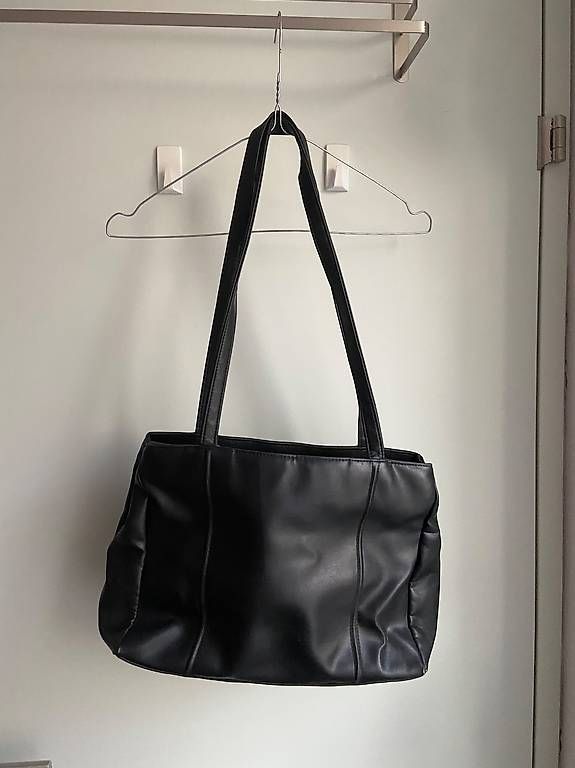 Borse da donna: Schwarze Tasche – Usato da Bern venduto da mari773