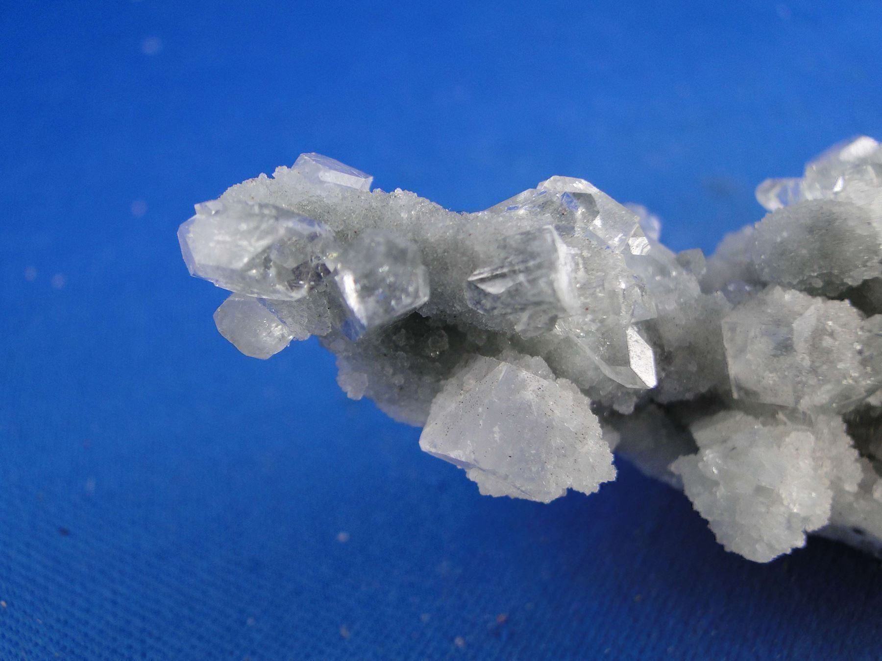 Mineralien & Heilsteine: Apophylit auf Quarz var Chalcedony – Gebraucht aus Schinznach Bad von Demerald 3