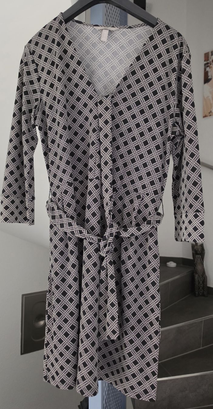 H&M Vestiti: schönes Kleid mit Mustern - Gr M – Usato da Bubendorf venduto da mir_v5hh