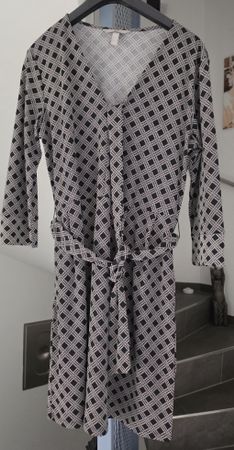 schönes Kleid mit Mustern - Gr M