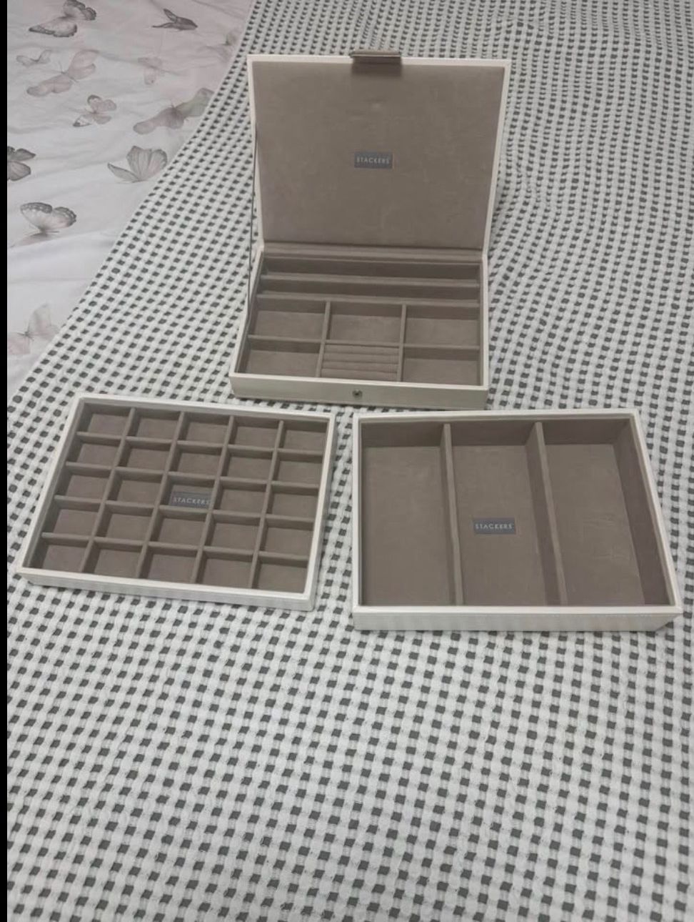 Portagioie: Stacker Schmuckbox – Usato da Beinwil am See venduto da jess_1 1