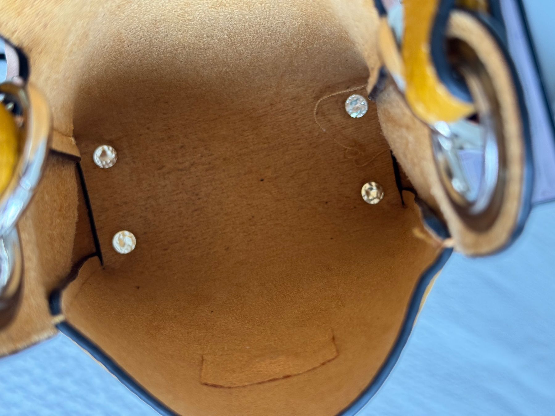 Taschen für Damen: Mini Tasche – Gebraucht aus Goldau von pflanzly 2