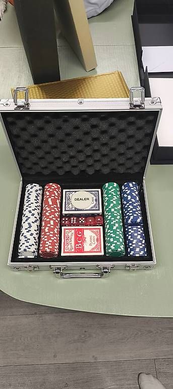Giochi: Pokerset - Neu – Usato da Basel venduto da HideoGojira