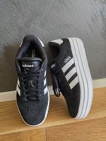 Adidas Sneaker schwarz Grösse 39.5 Neuwertig
