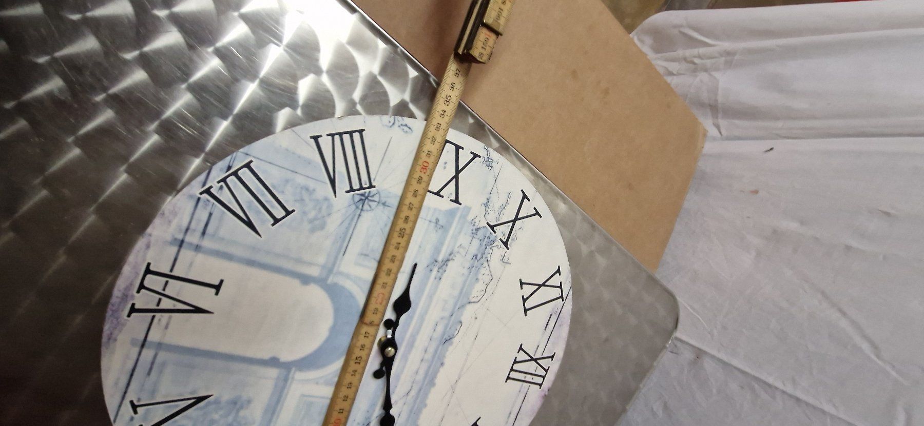 Uhren: Wanduhr mit Paris Motiv, Durchmesser 33cm – Gebraucht aus Oensingen von Urs0127 2