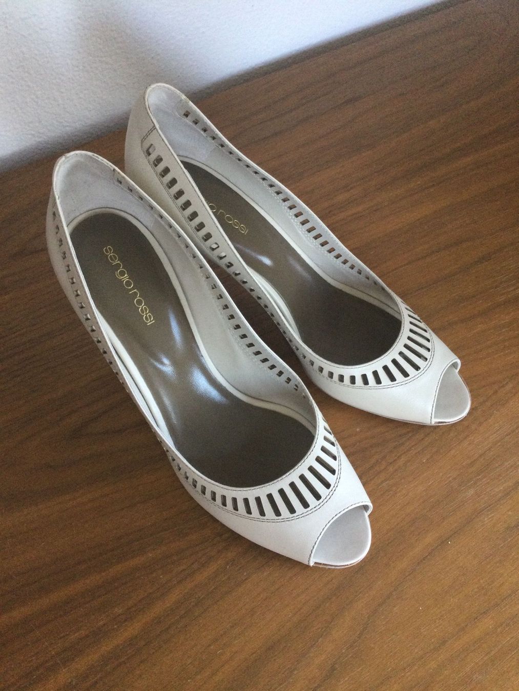 Sergio Rossi Scarpe da donna: Sergio Rossi Pumps Peep Toe ecru Neu 40 – Nuovo e nell'imballaggio originale da Stäfa venduto da loveforeverlove 2