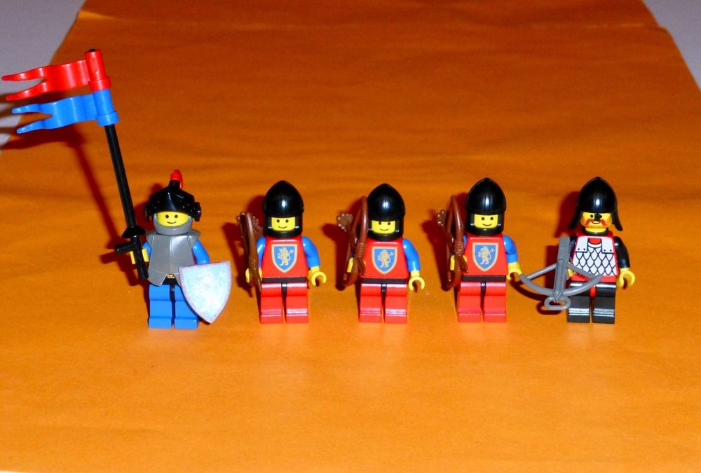 Lego Castle / 5 Ritter (cas171, 3x cas222, cas318) + Waffen (Gebraucht ...