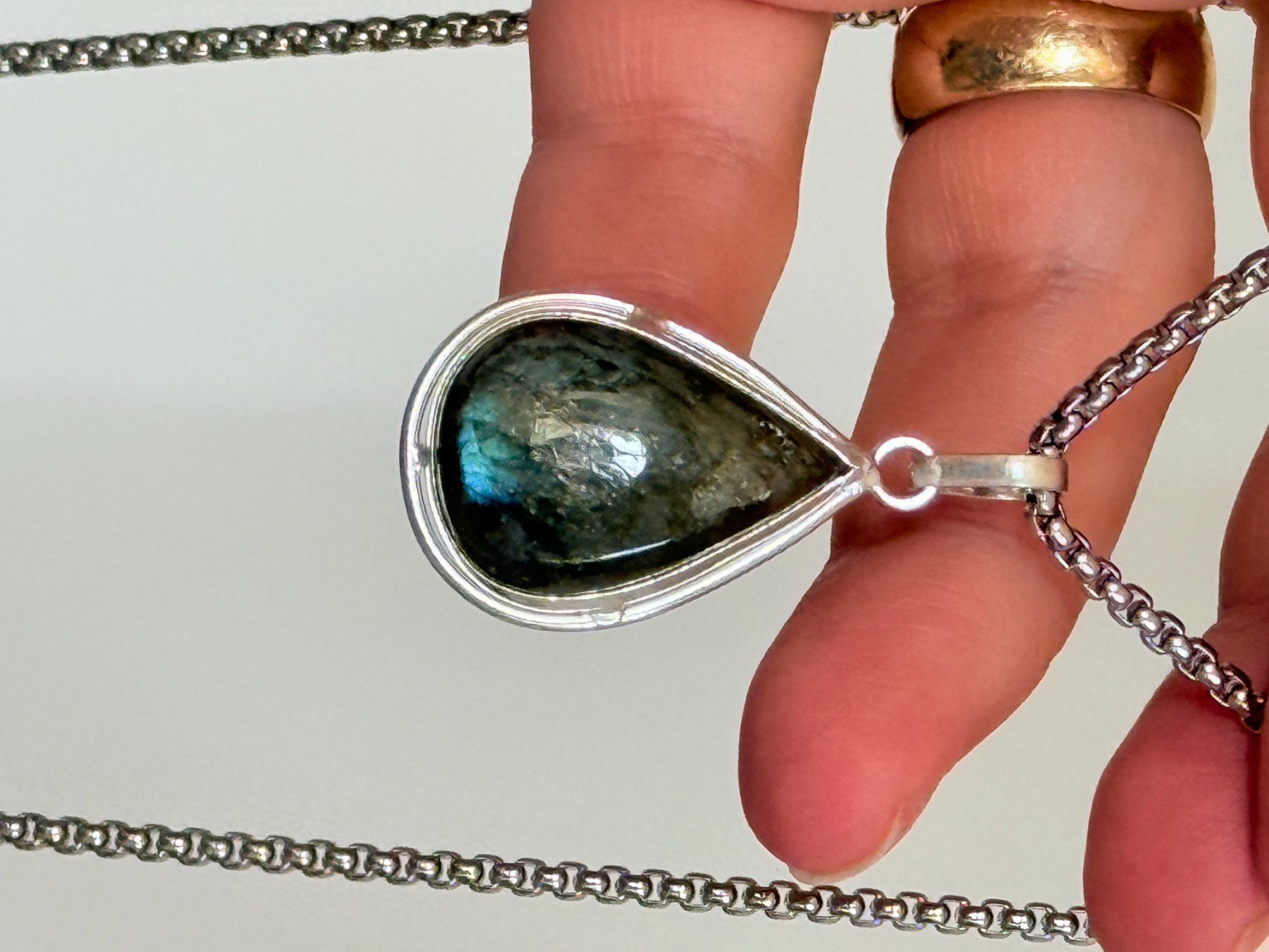 Catenine: Pendentif Labradorite Argenté Goutte Neuf – Nuovo e nell'imballaggio originale da Genève venduto da AGBERG 5
