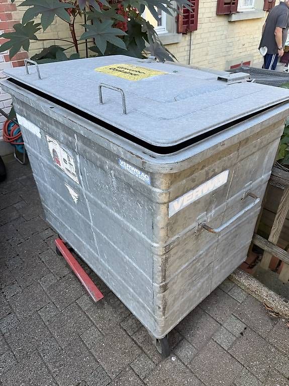 Autres articles bureau & commerces: Abfallcontainer – D'occasion à Wallisellen par tomy1980
