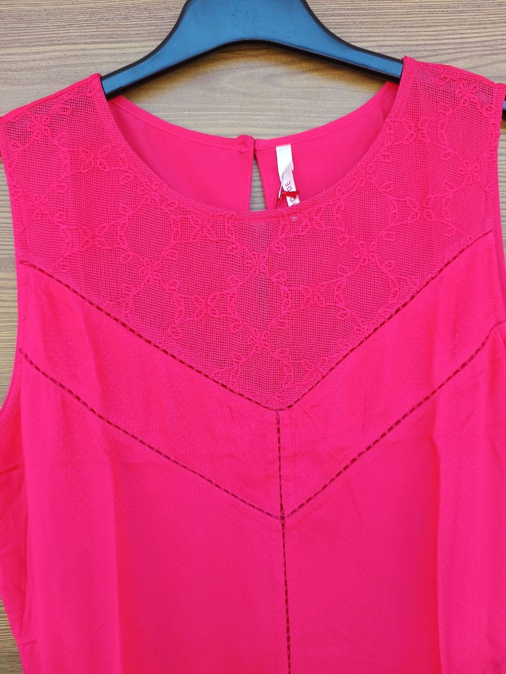 IKKS Vestiti: Robe coton rouge broderie plastron IKKS I-Code T42 – Nuovo e nell'imballaggio originale da Genève venduto da Brachiopode 2