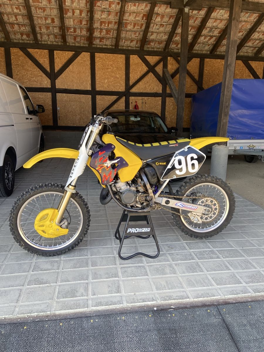Suzuki Enduro: Suzuki RM 125 Motocross 1996 – Usato da Grenchen venduto da Motorini 1