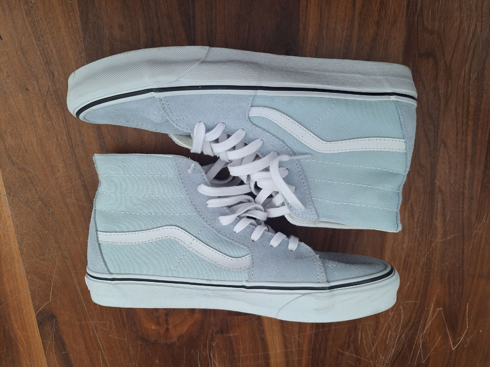 Herrenschuhe: Chaussures Vans taille 43 – Neu und originalverpackt aus La Neuveville von Tripak 1