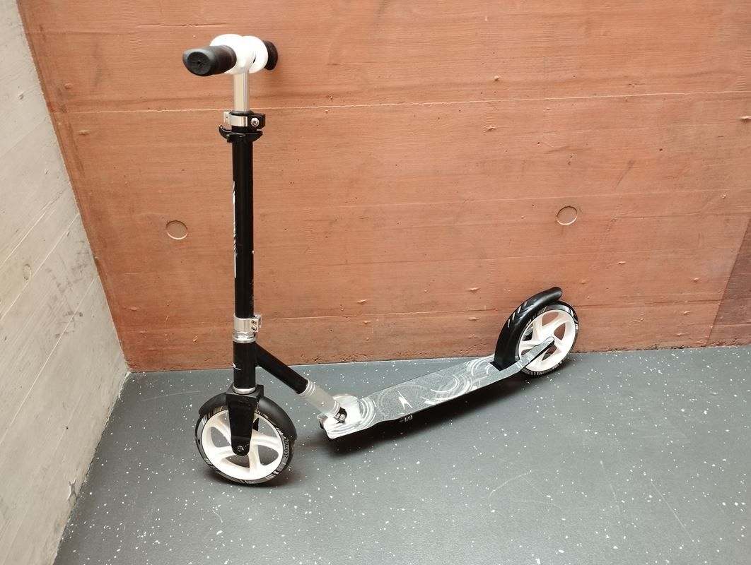 Scooter: CRANE Alu Scooter 200 – Usato da Schübelbach venduto da Restwert_Schubelbach