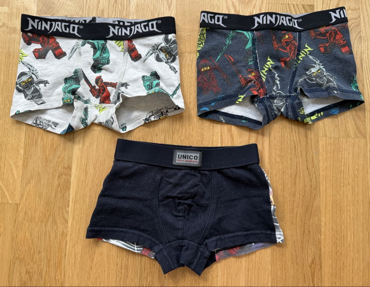 Unterwäsche: Lot de 3 boxers Ninjago - Spiderman, taille 92 – Gebraucht aus Genève von valmath