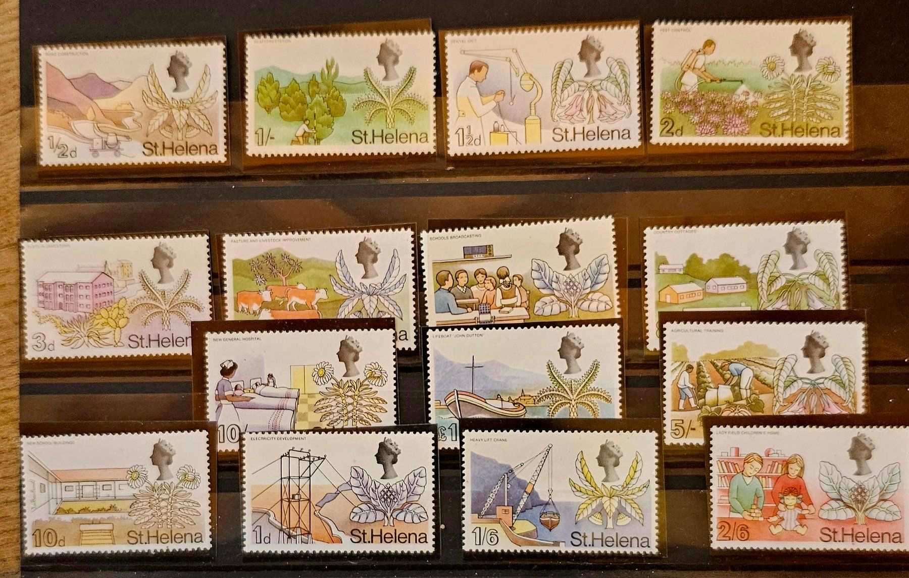 Tous les timbres: ST HELENA stamps ** – Neuf (Voir description) à Les Valettes par Nuba1