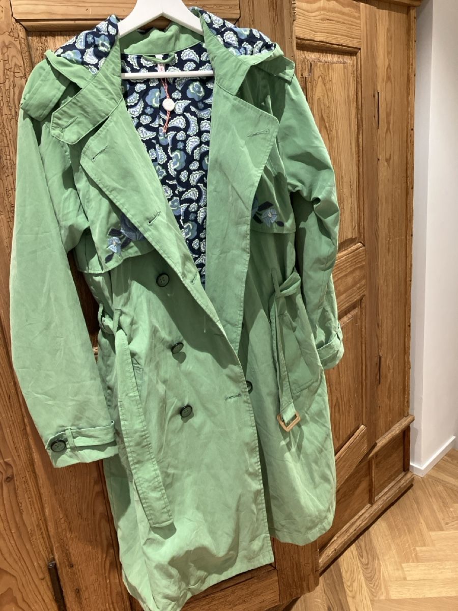 Mäntel: Trenchcoat Gr M-L – Gebraucht aus Wermatswil von Nahele