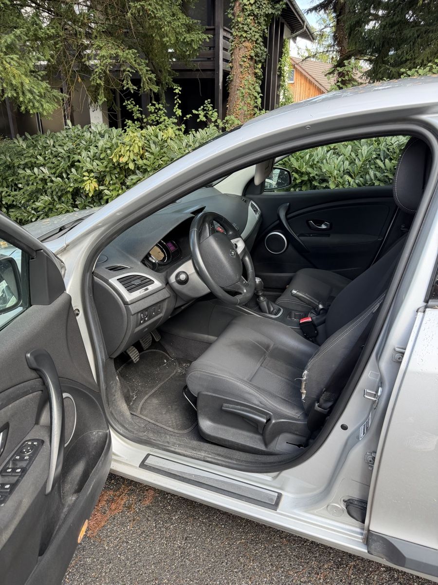 Renault Autos: RENAULT Megane 1.6 16V – Gebraucht aus Vaduz von kaairo2402 5