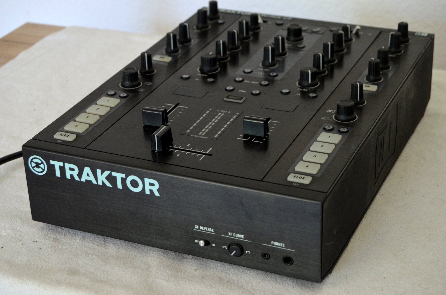 Traktor Console di mixaggio: Traktor Kontrol Z2 DJ Mixer / Table de mixage – Usato da Collonges venduto da arashee 7