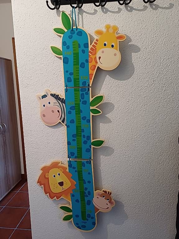 Tutte le decorazioni: Metro da muro per bambini – Usato da Vacallo venduto da ElenaL 2