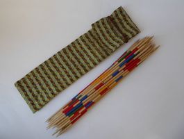 Mikado mit Stoff Etui, 41 Buchenholzstäbe a 33cm, komplett