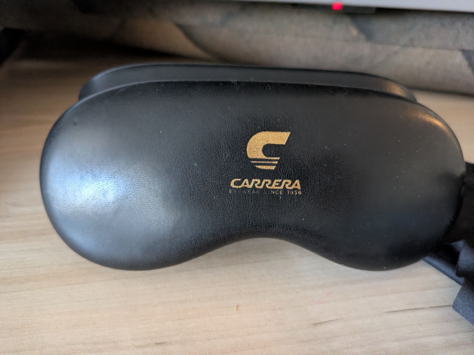 Carrera Lunettes & Verres: Occhiali da Sole Carrera neri con custodia – D'occasion à Untervaz par mar_2lgb 1