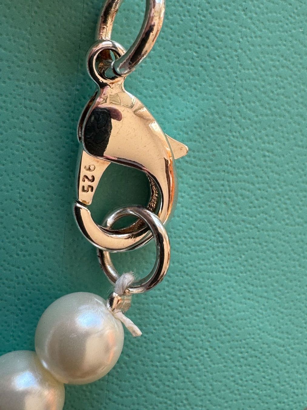 Tiffany & Co. Bracciali & Braccialetti: RETURN TO TIFFANY & CO PERLEN ARMBAND MIT SILBER HERZ – Usato da Binningen venduto da Chaussie 9