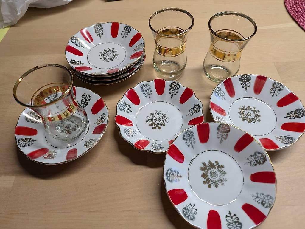 Set di piatti: Tee-Service orientalischer Style - 8 teilig – Usato da Nidau venduto da joe00