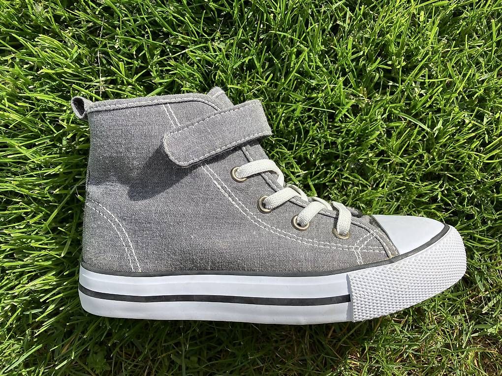 Herrenschuhe: Canvas Sneaker Mid Grau, Gr.30 – Gebraucht aus Lyss von stubenwagen