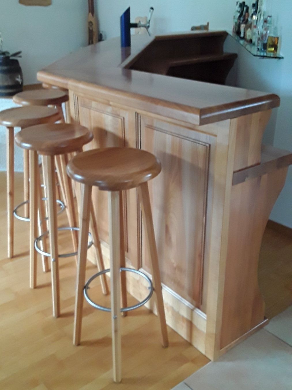 Articoli in legno: Bar, massiv gestämmt Kirschbaumholz – Usato da Tuttwil venduto da Habicht931