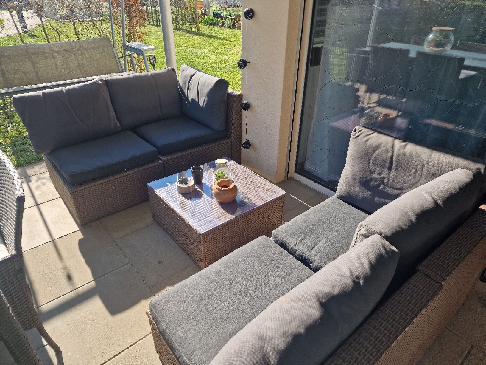 Ikea Set di tavolo e panche: Gartenlounge Rattan Sitzgruppe mit Tisch – Usato da Rafz venduto da GarageSesti-Cars 2